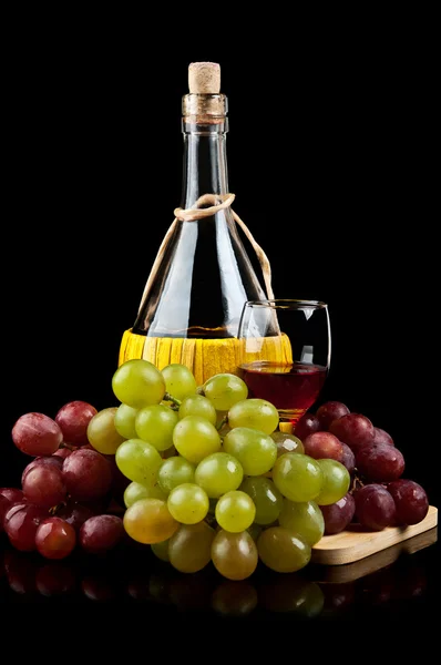 Vinho e uvas — Fotografia de Stock