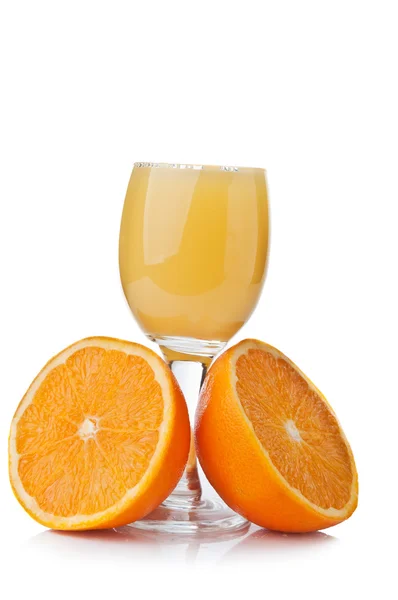 新鲜橘子和果汁 — 图库照片