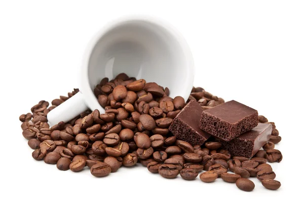 Kávová zrna a čokoláda — Stock fotografie