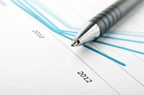 Penna och finance diagram — Stockfoto