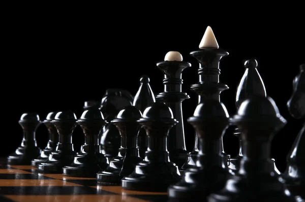 黒チェスの駒 — ストック写真