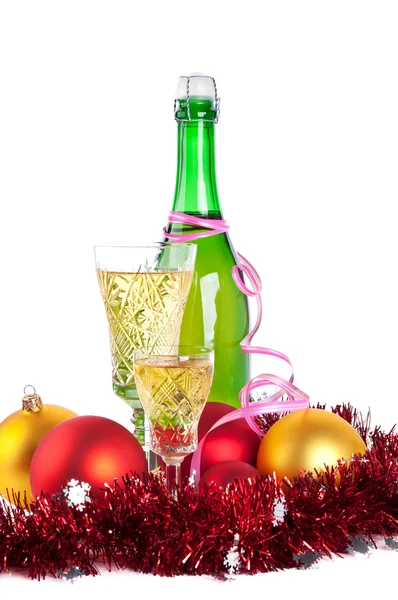 Boules de Noël et bouteille de champagne — Photo
