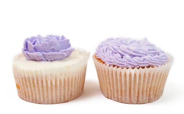장미와 밧줄 장식 바닐라 컵 케이크 — 스톡 사진