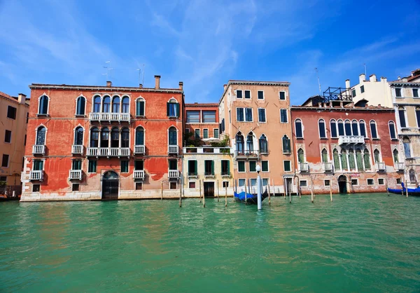 Барвисті венеціанських будинків — стокове фото