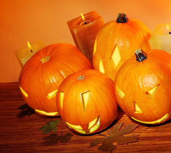 Glowing Halloween pumpkins — Stock Photo, Image