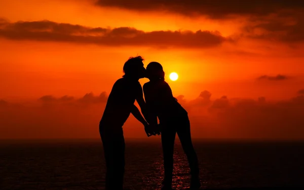 Romantyczny pocałunek — Zdjęcie stockowe