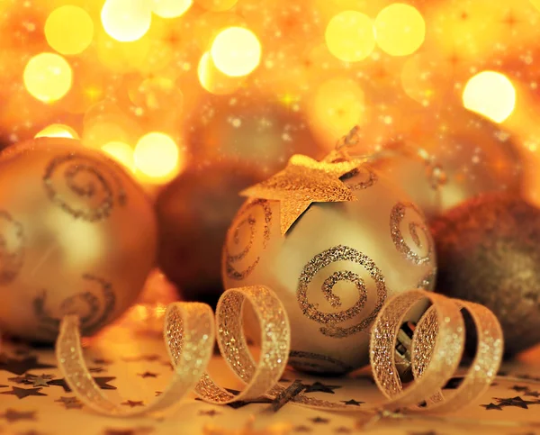 Kerstboom bauble ornament en ster decoratie — Stockfoto