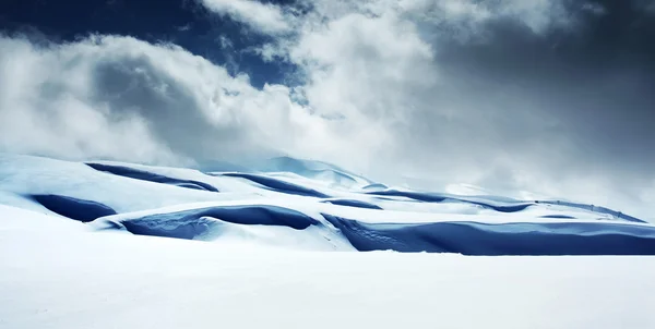 Zimowe góry krajobraz — Zdjęcie stockowe