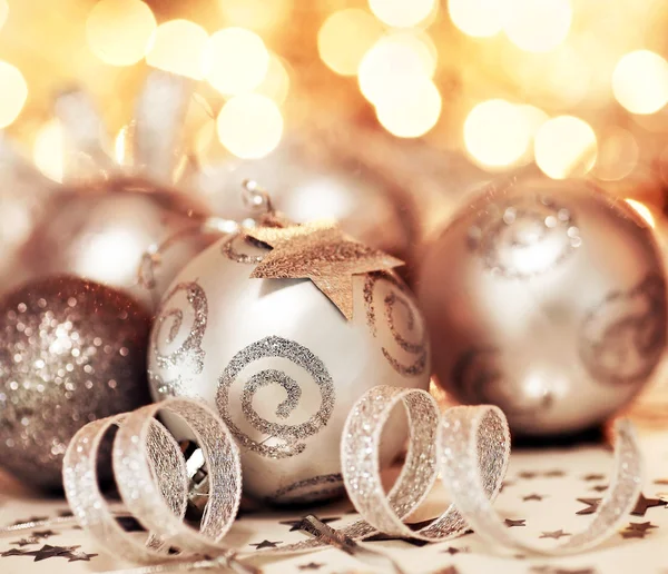 Albero di Natale bauble ornamento e decorazione stella — Foto Stock