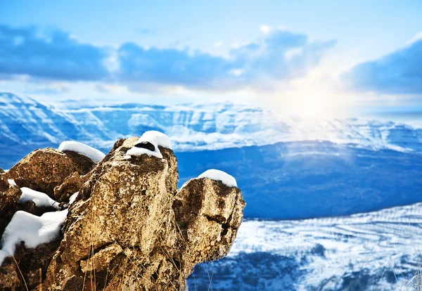 Góry piękny zimowy krajobraz — Zdjęcie stockowe