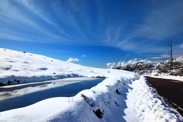 Χειμερινό τοπίο λίμνη — Φωτογραφία Αρχείου