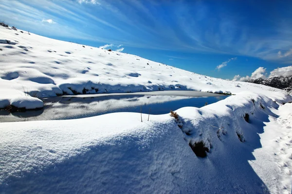Lago de invierno paisaje — Foto de Stock