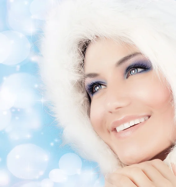 Sneeuwkoningin, mooie vrouw in Kerstmis stijl — Stockfoto