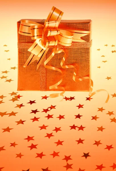 Yıldız ile hediye kutusu — Stok fotoğraf
