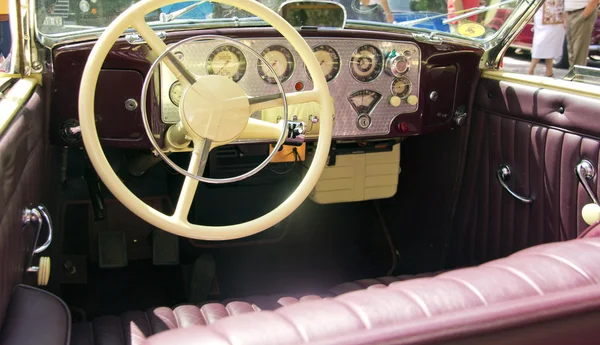 Detalj av inre av en gammal bil — Stockfoto