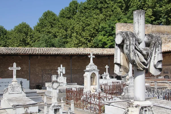 Stary cmentarz z granitu rzeźby — Zdjęcie stockowe
