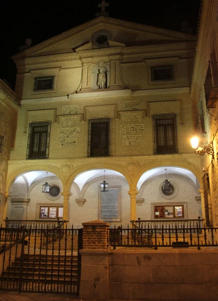 मैड्रिड शहर, स्पेन में नाइट ऐतिहासिक इमारतें — स्टॉक फ़ोटो, इमेज