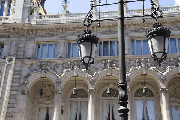 Tarihi bina şehir Madrid, İspanya — Stok fotoğraf