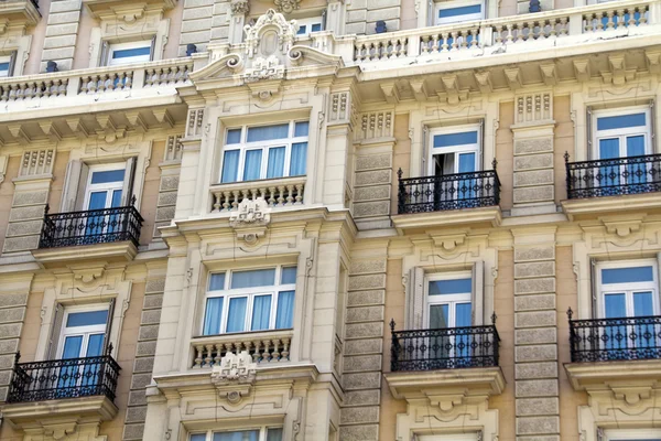 Historiska byggnader i staden madrid, Spanien — Stockfoto