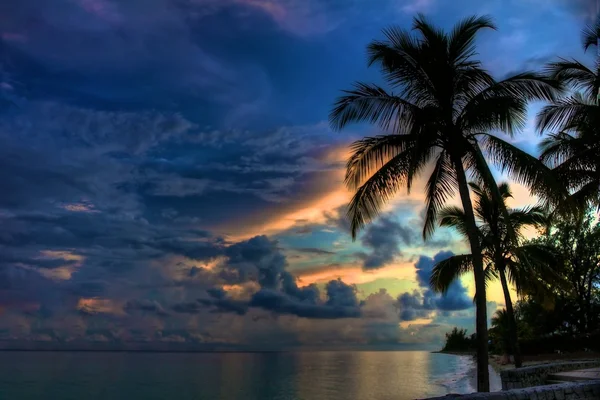 日落在巴哈马群岛 免版税图库图片