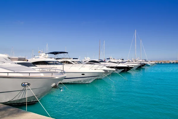 Calvià puerto portals nous luksusowych jachtów na Majorce — Zdjęcie stockowe
