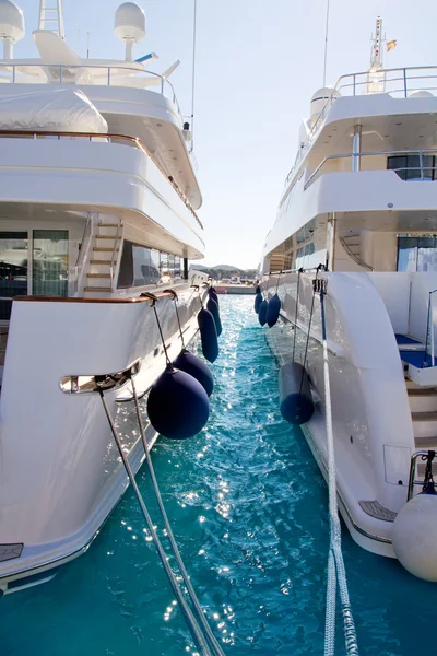 Calvia Puerto Portals Nous yachts de luxe à Majorque — Photo