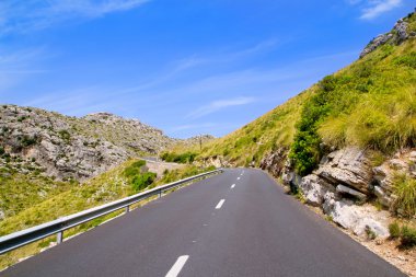 Mallorca pollensa manzaralı dağ yolunun eğrisi