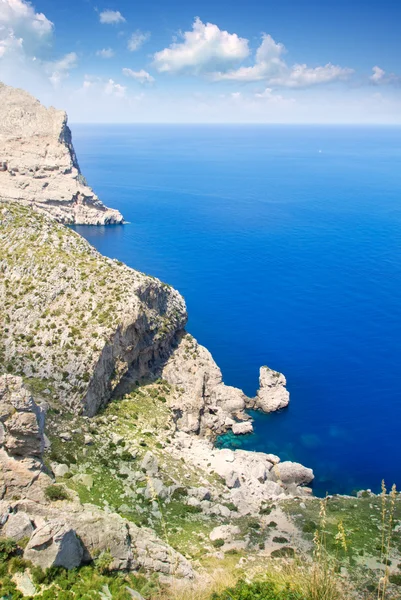 Przylądka Formentor się widokiem na morze antenowe pollensa na Majorce — Zdjęcie stockowe