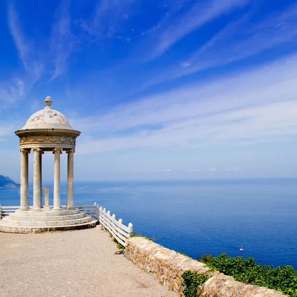 Es Galliner gazebo in Son Marroig over Majorca sea — Stock Photo, Image
