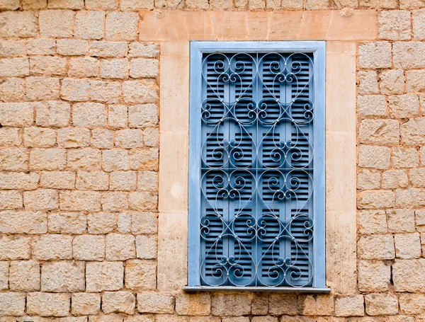 Μαγιόρκα παραδοσιακά ξύλινα παράθυρα mallorquina παραθυρόφυλλα — Φωτογραφία Αρχείου