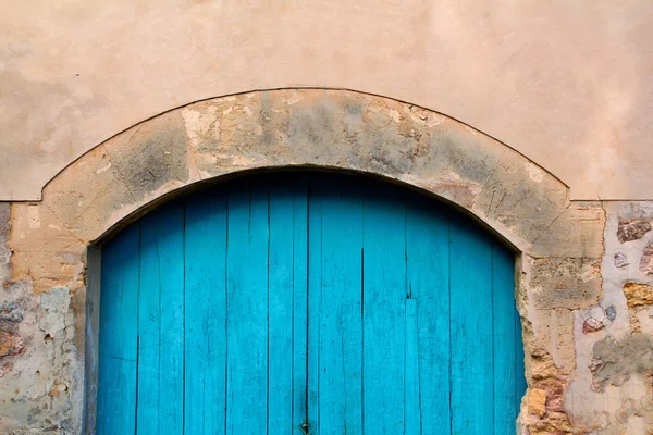 Oblouk dřevěný středomořské dveře v valedemossa Mallorca — Stock fotografie