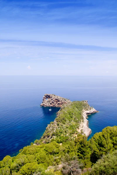 地中海のマヨルカ島のデイア sa foradada — ストック写真