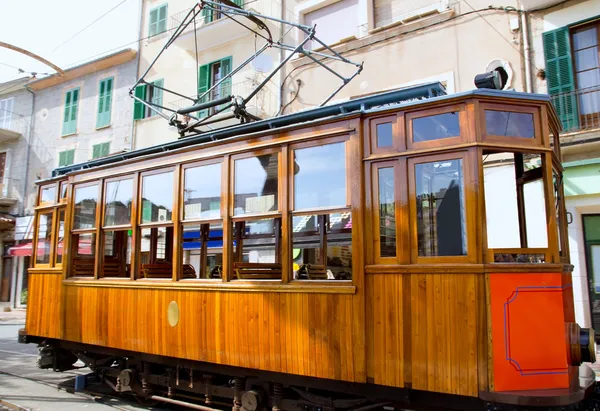 Klasyczne drewniane tramwaj pociągu puerto de Sóller na Majorce — Zdjęcie stockowe