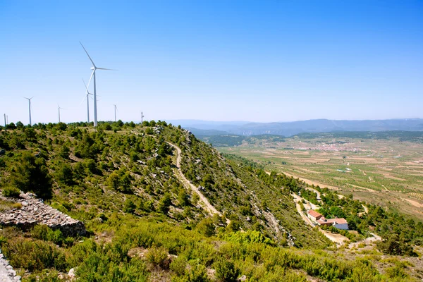 Vale de Aras de los Olmos com moinhos de vento — Fotografia de Stock