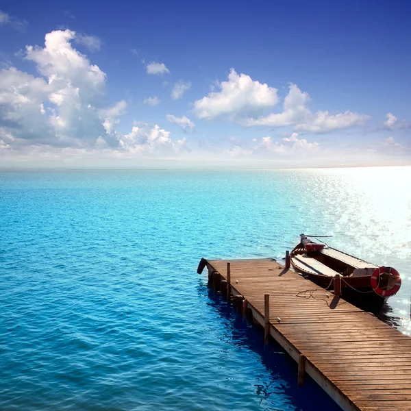 Озеро голубых лодок Албуфера в Эль Салер Валенсия — стоковое фото
