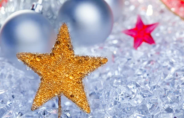 Navidad estrella de oro símbolo bolas de plata —  Fotos de Stock