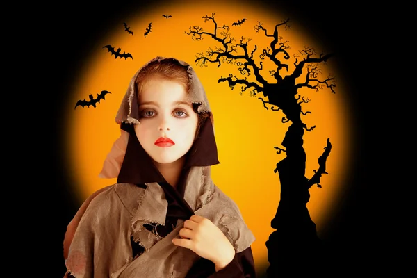 Halloween chil menina com vestido grunge — Fotografia de Stock