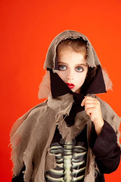 Kostium Halloween dziecko dziewczynka na pomarańczowy — Zdjęcie stockowe