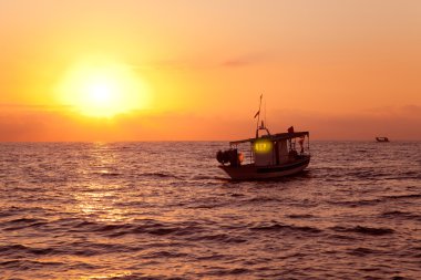 balıkçı teknesi, Akdeniz Sunrise