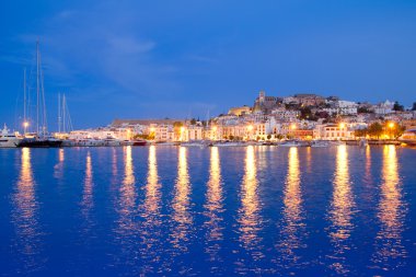 İbiza Adası gece görünümü eivissa Town