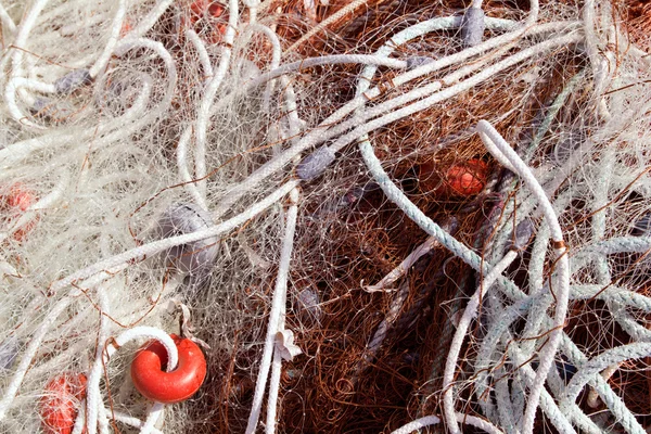 Рыболовные сети и буи снасти — стоковое фото