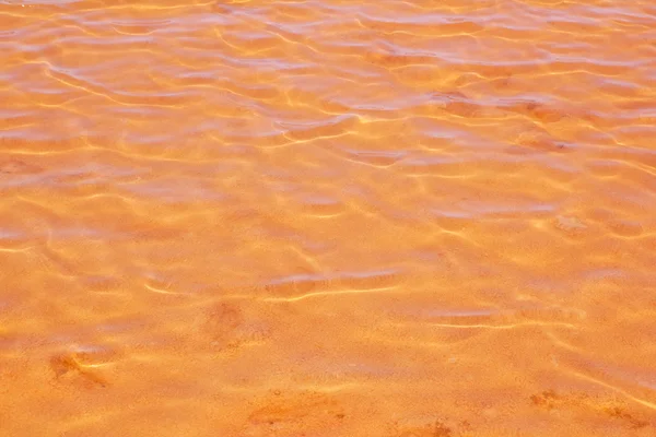 Formentera Ses Salines засоляет красную воду — стоковое фото