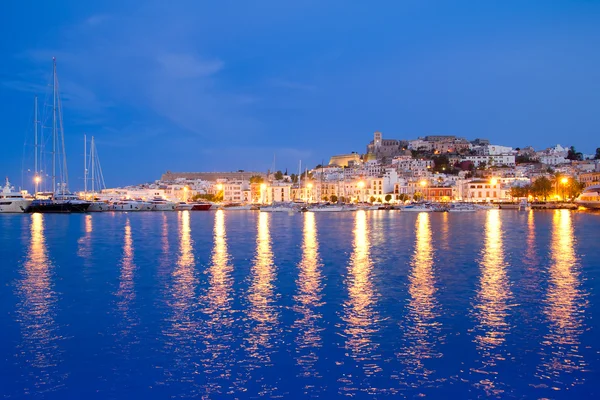 Ibiza eiland nacht uitzicht op eivissa stad — Stockfoto