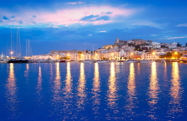 Ibiza szigetén éjszakai kilátás eivissa városa — Stock Fotó
