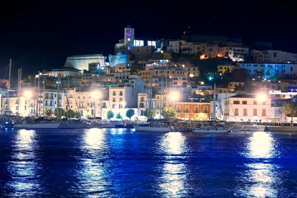 Ibiza eiland eivissa stad nacht weergave — Stockfoto