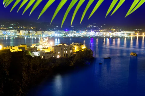 Ibiza stad poort blauwe zee nachtverlichting — Stockfoto