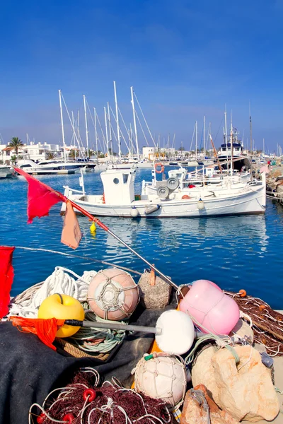 Barcos de pesca con redes palangres boya tackle —  Fotos de Stock