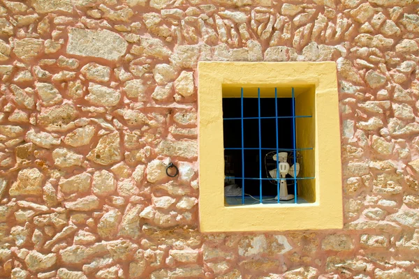 Středomořské okno v formentera — Stock fotografie