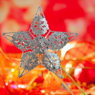 Gümüş Yıldız ve kırmızı bulanıklık Noel kartı