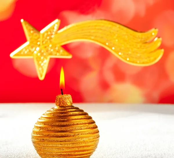 Altın Christmas mum ve bethlehem yıldızı — Stok fotoğraf